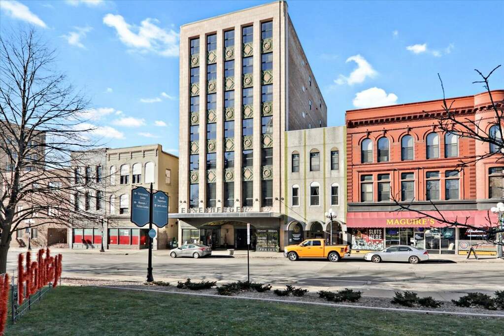 Top or Best Graphics for Streamers Agencies and Companies in Bloomington, Illinois