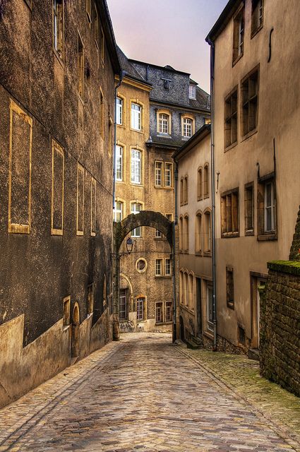 Top 5 Poster Design Agencies in Luxembourg