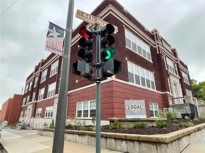 Top or Best Twitch Management Agencies and Companies in Leavenworth, Kansas