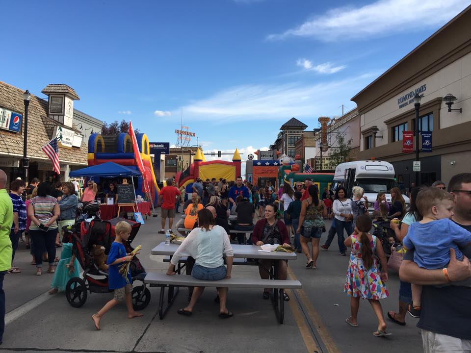 Top or Best Facebook Management Agencies and Companies in Williston, North Dakota