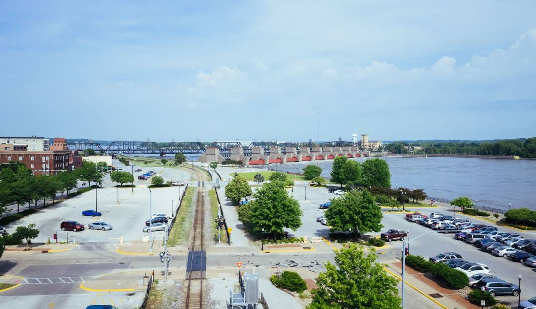 Top App Flyer Design Agencies and Companies in Davenport, Iowa