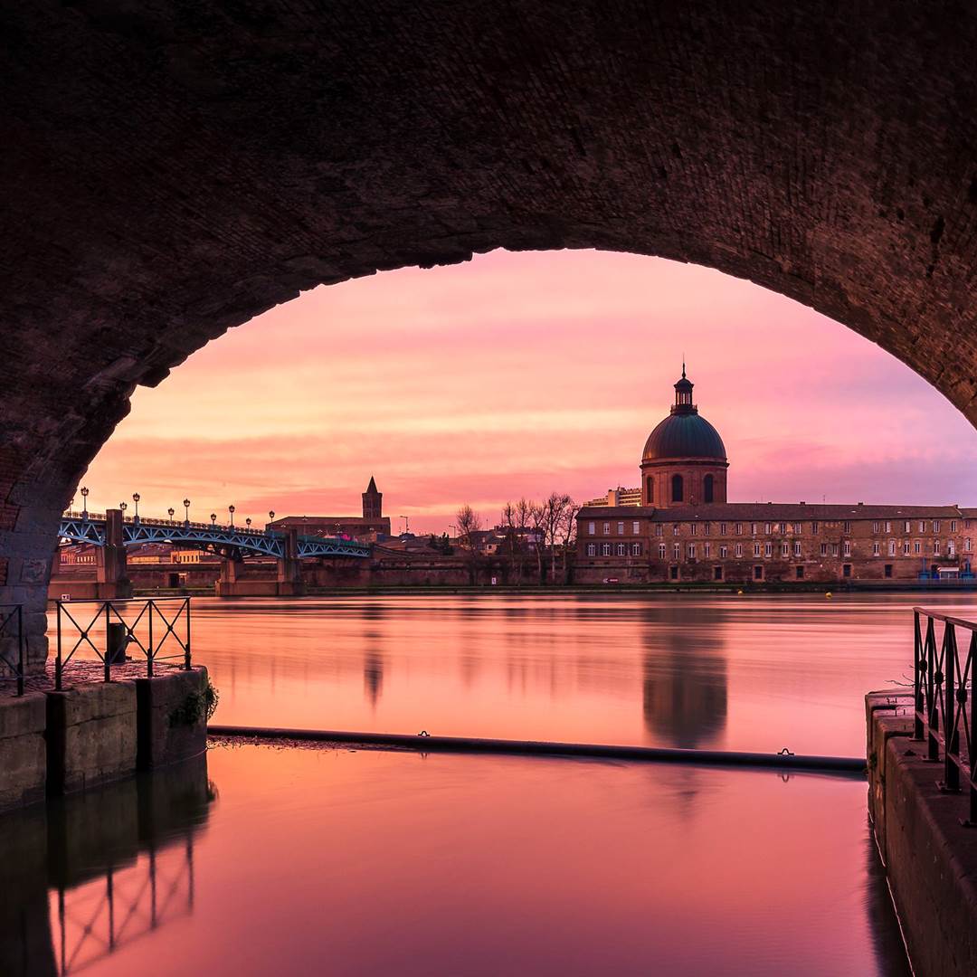 Top or Best Custom Graphics for Videos Agencies and Companies in Toulouse, France