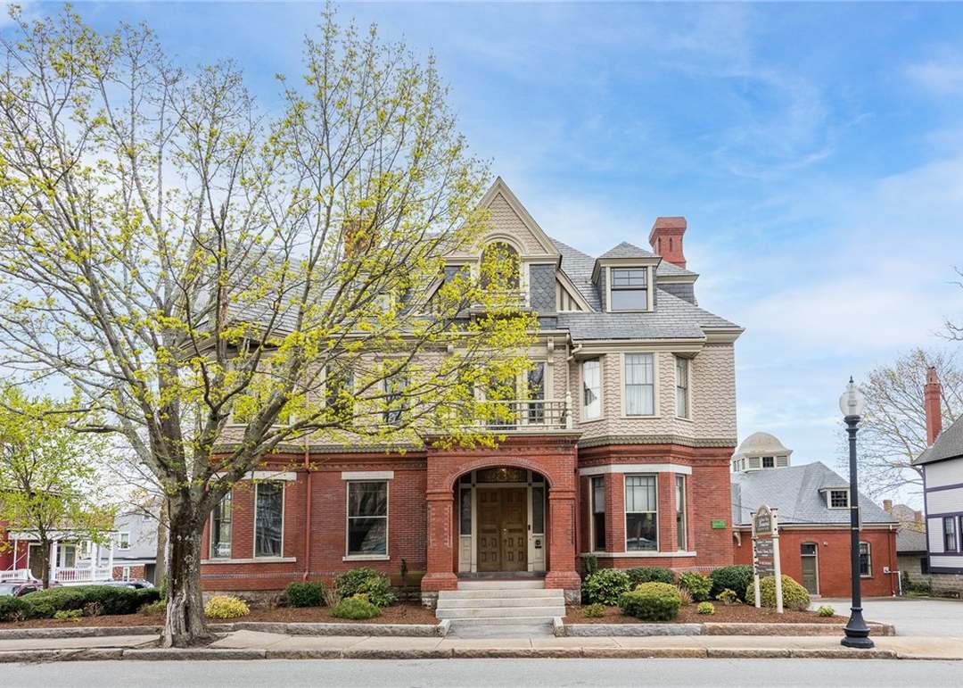 Top or Best TikTok Management Agencies and Companies in Bedford, Massachusetts