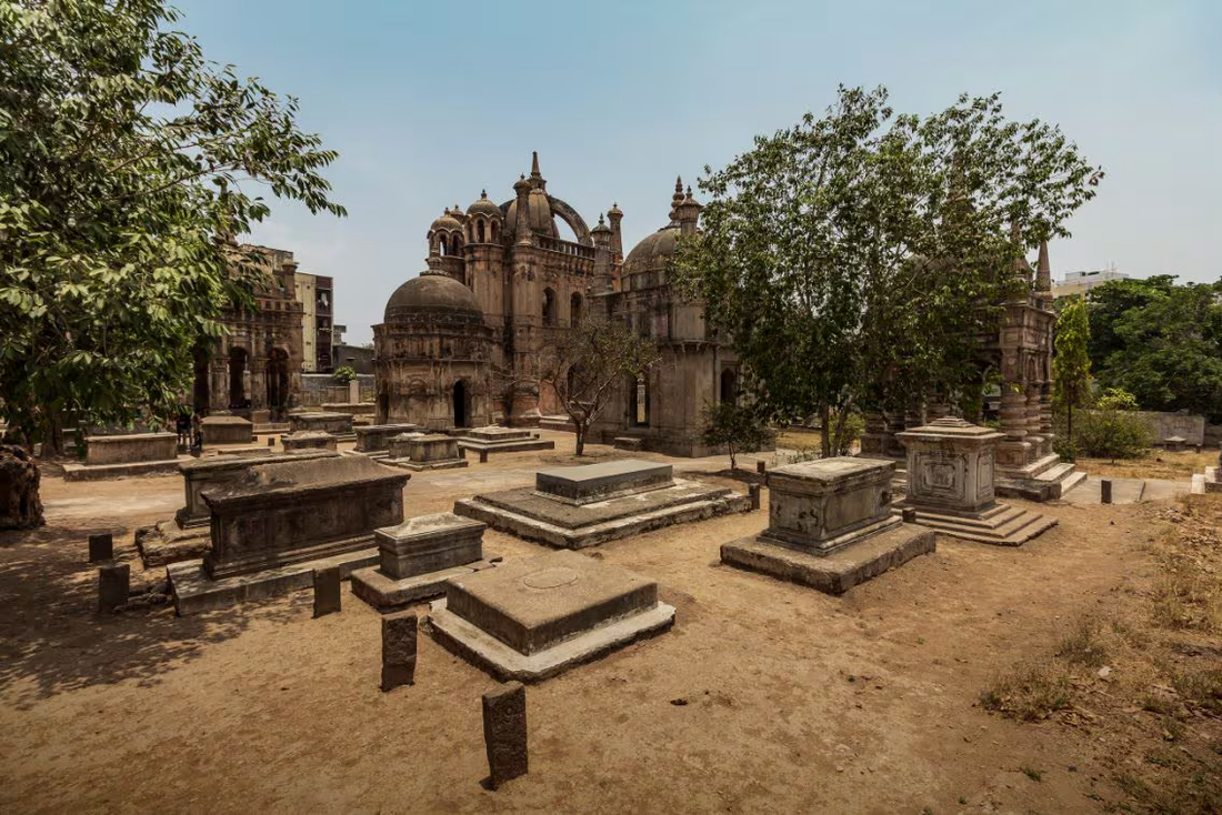 Top or Best Custom Graphics for Videos Agencies and Companies in Surat, India