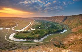 Top 5 Poster Design Agencies in Moldova