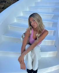 How to Partner with Davis Roe