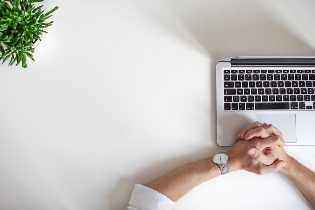 Is Fiverr Logo Maker Better Than Hiring a Freelance Logo Designer?