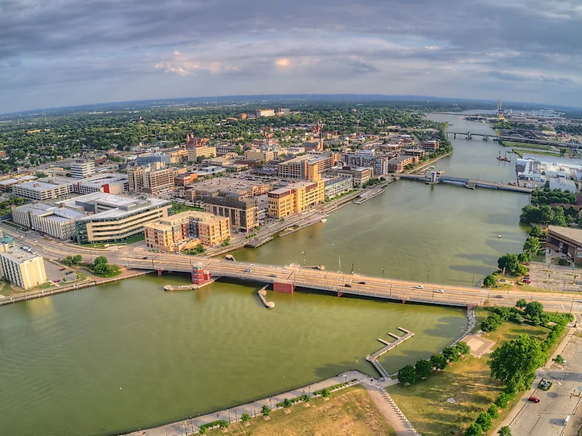 Top and Best Custom Graphics for Videos Agencies and Companies in Green Bay, Wisconsin
